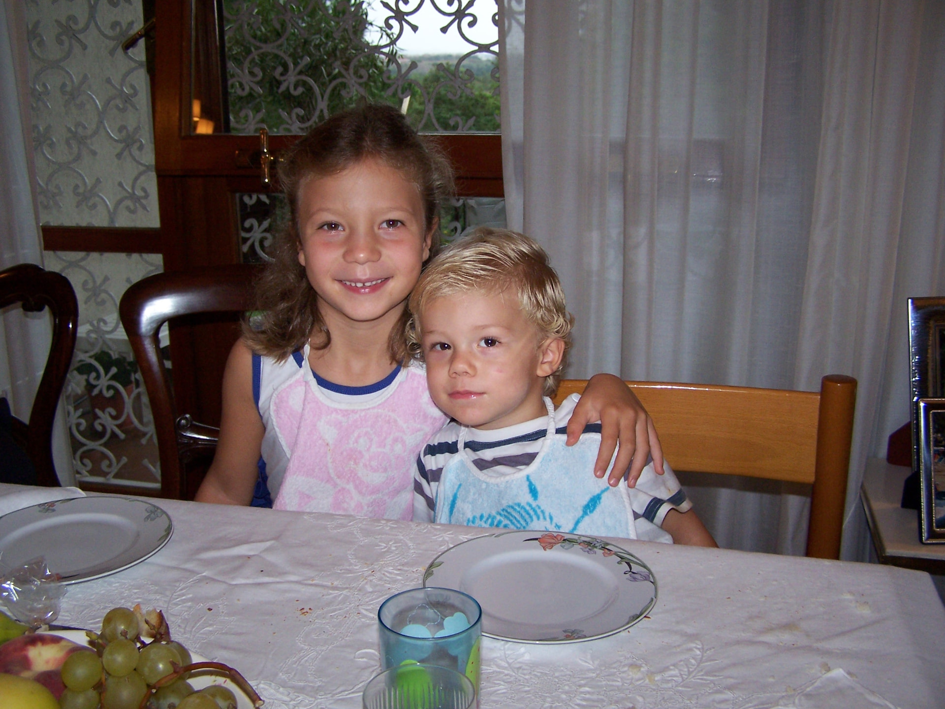 Federico bambino con sua sorella Caterina